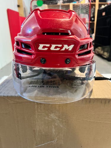 Medium CCM Tacks 910 Helmet (Used)