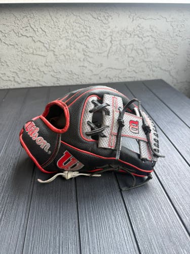 Wilson A2000 RH Infield Baseball Glove 11.75" (Used)