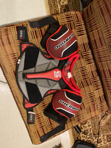 Men's Medium Junior Sher-Wood Code Encrypt 1 Shoulder Pads (Used)