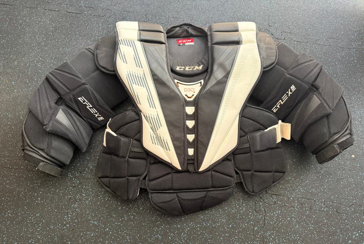 Large CCM EFlex 5 Pro Goalie Chest Protector (Used)