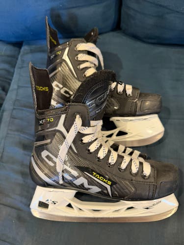 Black/Gray 2024 CCM Tacks XF 70 Hockey Skates Size 3 (Used)