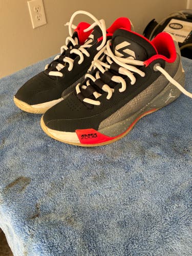 Men's Size M 8.0 (W 9.0) Jordan Shoes (Used)