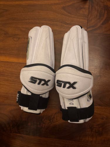 Medium/Large Adult STX Stallion 900 Arm Pads (Used)