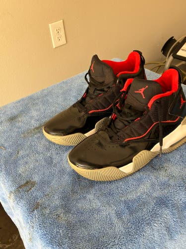 Kid's 5.5Y (Big Kids / Youth) Jordan Shoes (Used)