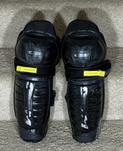 Youth CCM Tacks 11" Shin Pads (Used)