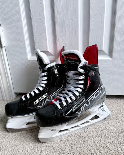 NEVER SKATED Bauer Vapor X3.7 Hockey Skates 9.5 EE (New)