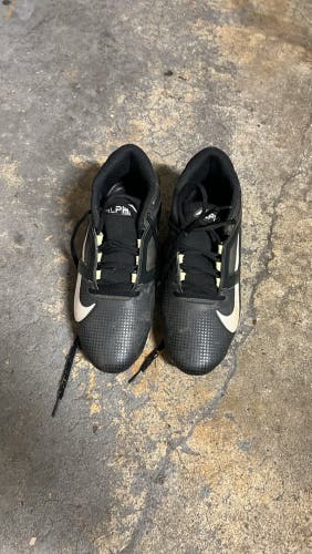 Nike alpha cleats was used for 1 season