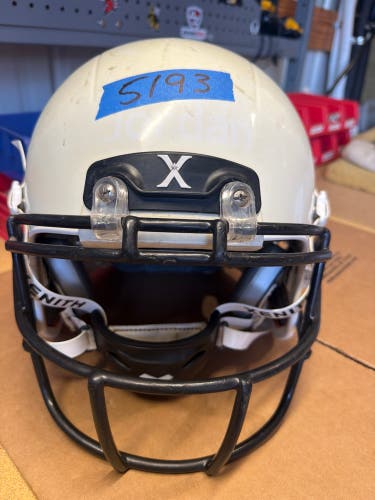 USED XENITH X2E+ YOUTH FOOTBALL HELMET - LARGE - WHITE