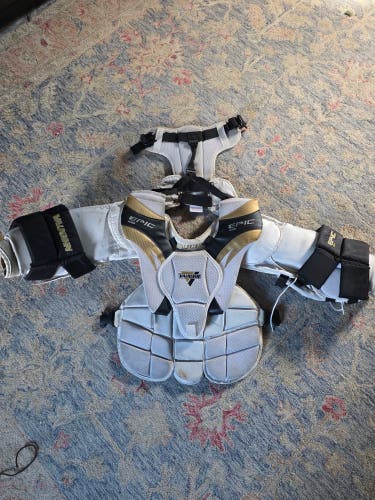 Large Vaughn Epic 8400 Goalie Chest Protector (Used)