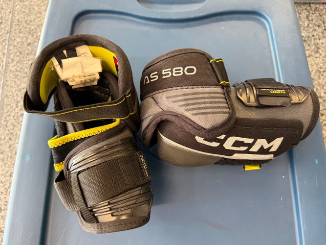 Youth Small CCM Tacks AS 580 Elbow Pads (Used)