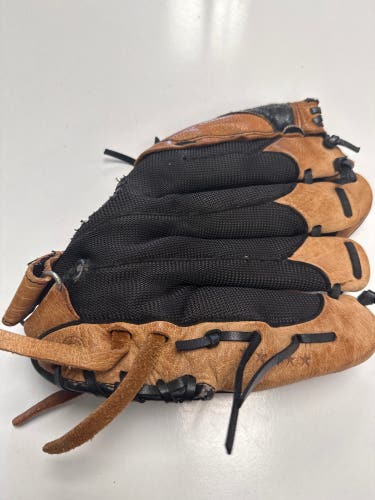 Louisville Slugger Genesis RH Baseball Glove 12" (Used)