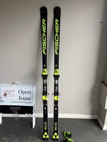 Fischer RC4 WC GS 193 cm Racing Skis With Bindings Max Din 18 (Used)
