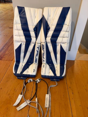 29" True Catalyst 7X3 Goalie Leg Pads (Used)