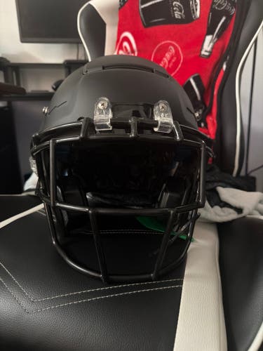 Youth Large Schutt F7 Helmet (Used)