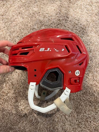 Medium Bauer Re-Akt 150 Helmet (Used)