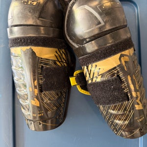 Youth CCM Tacks 10" Shin Pads (Used)