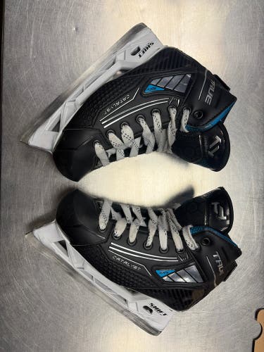 2024 True Catalyst 5x4 Hockey Goalie Skates Regular Width Size 2 (Used)