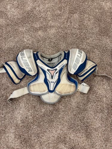 Medium Youth Bauer Nexus 1N Shoulder Pads (Used)