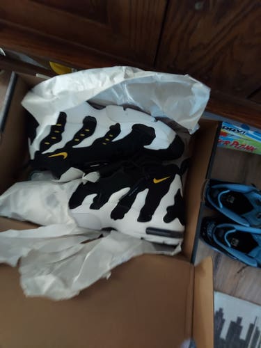 Size M 9.0 (W 10.0) Nike