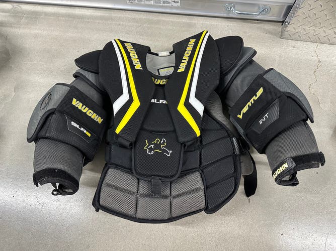 XL Vaughn Ventus SLR2 Goalie Chest Protector (Used)