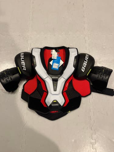 Men's Medium Senior Bauer Vapor Hyperlite Shoulder Pads (New)