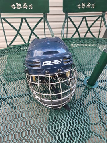 Large Nike Bauer NBH1500 Helmet (Used)