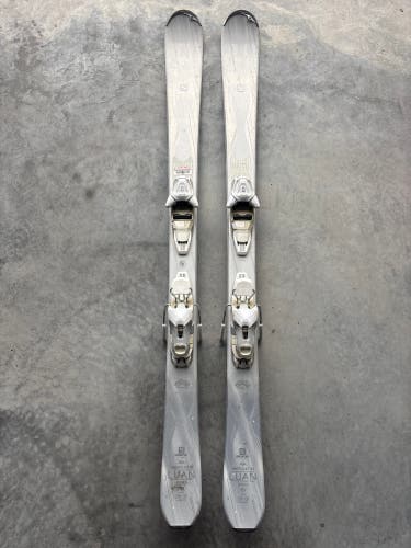 Women's Salomon Luan 144 cm Skis With Salomon Lithium 10 Bindings (Used)