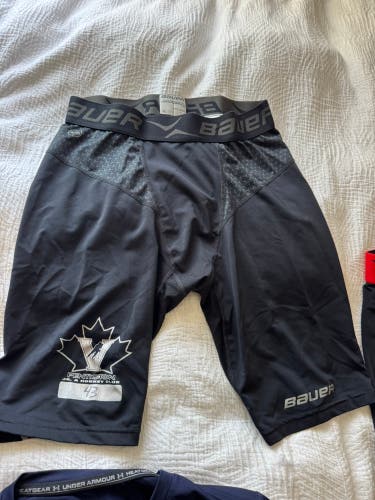 Black Large Men's Bauer Compression (Used)