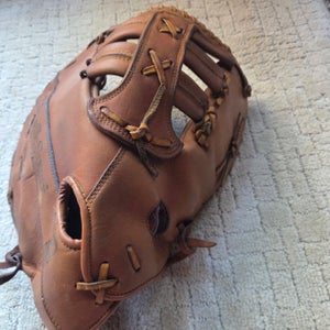 Louisville Slugger RH First Base TPS Baseball Glove 12" Nice, Game Ready,  All Leather glove