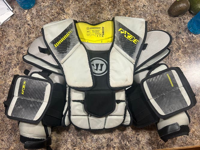 Small / Medium Warrior Ritual X3E Goalie Chest Protector (Used)