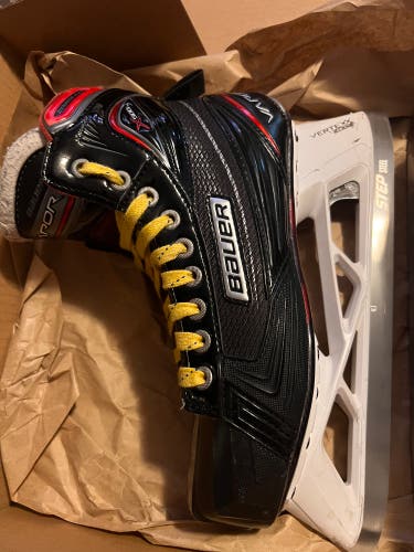 2017 Bauer Vapor X900 Hockey Goalie Skates Regular Width 7 (Used) - StepSteel blades and Superfeet.