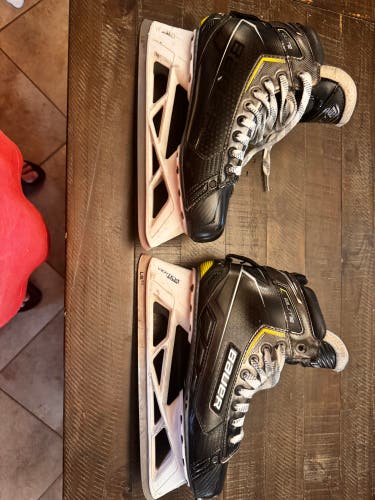 2021 Bauer Elite Hockey Goalie Skates Narrow Width 10 (Used)