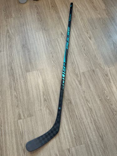 Senior Bauer Pulse Right Handed Hockey Stick P92 70 Flex (Used)