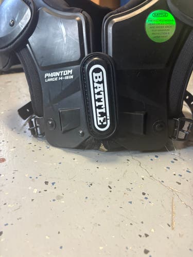 Large Youth Battle Defender Shoulder Pads (Used)
