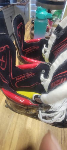 Black/Gray 2024 Bauer Vapor 3X Hockey Skates 9 (Used)