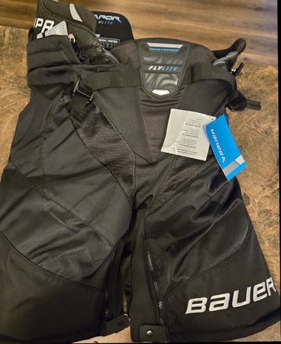 New Men's SR Medium Bauer Vapor Flylite Hockey Pants