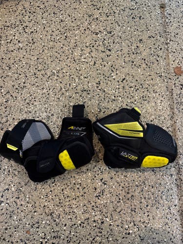 Large Bauer Supreme Ultrasonic Elbow Pads Pro Stock (Used)