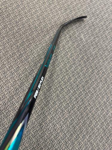Youth Bauer Supreme Fuse Left Hand Hockey Stick Less (New) 20 flex P28 curve
