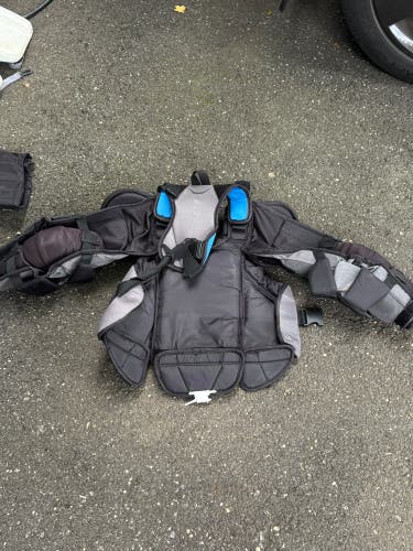 Small / Medium Bauer GSX Goalie Chest Protector (Used)