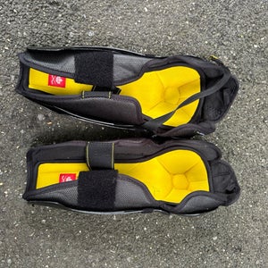 Junior CCM Tacks 12" Shin Pads (Used)