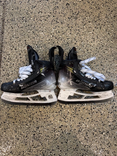 2023 Bauer Vapor Hyperlite 2 Hockey Skates 8 (Used)