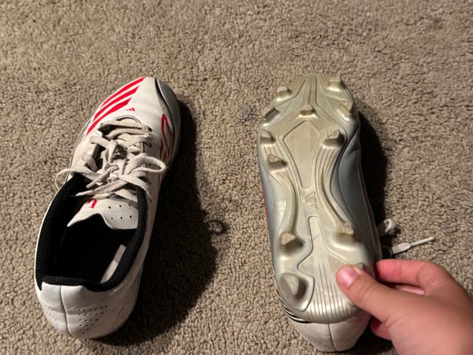 White Kids Size M 5.0 (W 6.0) Adidas F50 Elite Cleats (Heavily used for 1 1/2 seasons) a bit dirty