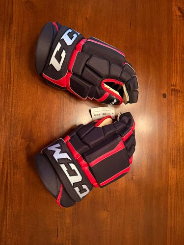 CCM HGCLPP Glove 15" Pro Stock (New) - NHL Chicago Blackhawks