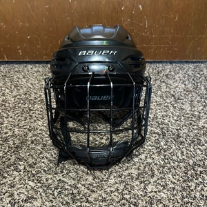 Medium Bauer Re-Akt 55 Helmet (Used/New)