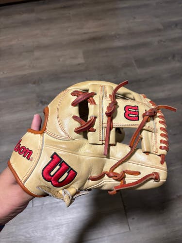 Wilson A2000 RH Infield Baseball Glove 11.75" (Used)