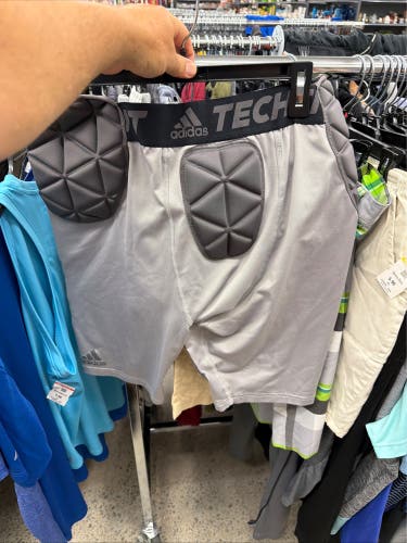 White XL Men's Adidas Shorts (Used)