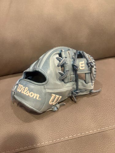 Wilson A2000 RH Infield Baseball Glove 11.5" (Used)