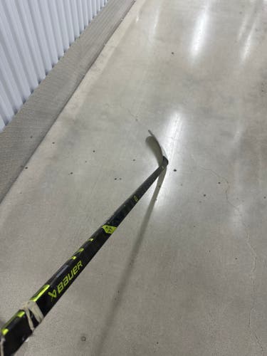 Intermediate Bauer AG5NT Right Handed Hockey Stick P92 65 Flex (Used)