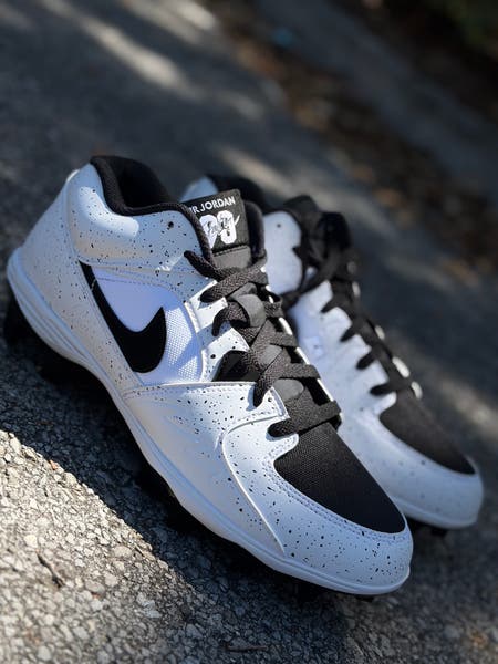 Nike Air Jordan Stadium 90 Low TD White Black Cleats men display picture 3