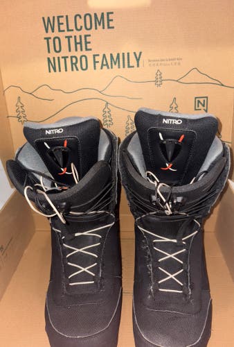 Mens 10.5 Nitro Snowboard Boots (Used)